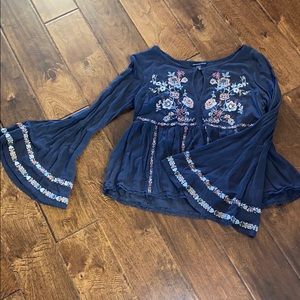 American Eagle Flare Sleeve Top